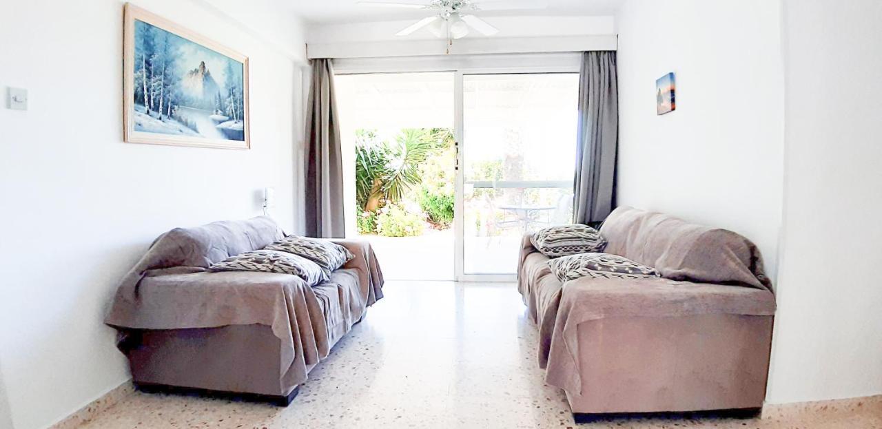 Coral Bay Suite Cyprus 外观 照片